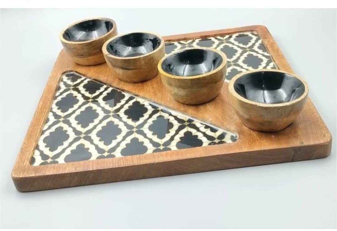 Food and chatni bowls tray